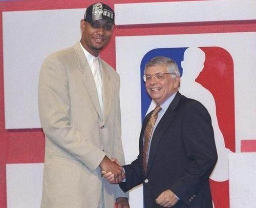 展示出全球 展示出全球