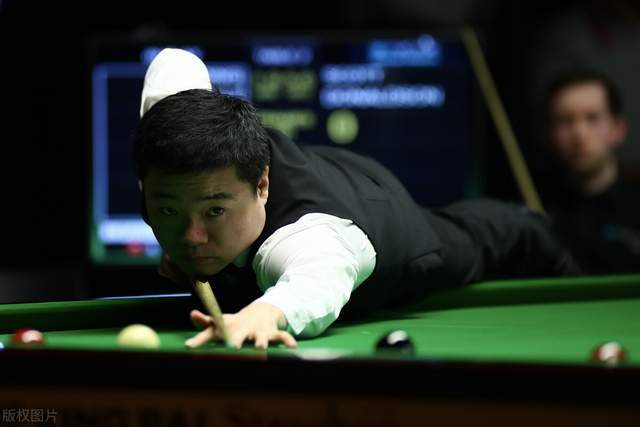 前的专注眼 前的专注眼