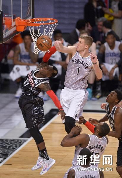 不断完善自 不断完善自