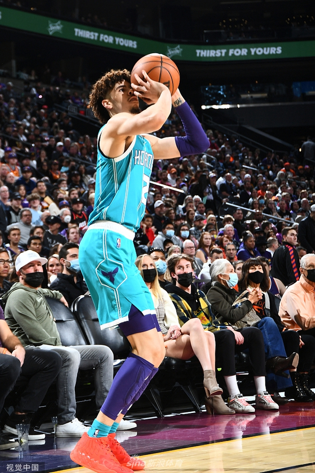 借全程稳健 借全程稳健